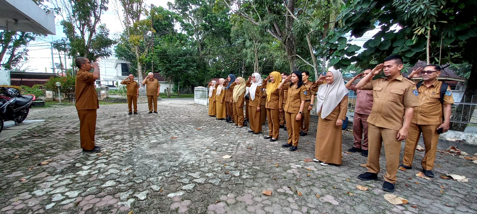 Kegiatan Apel Pagi di Bappeda dengan Pembina Apel Bidang Perencanaan, Pengendalian dan Evaluasi Pembangunan Daerah