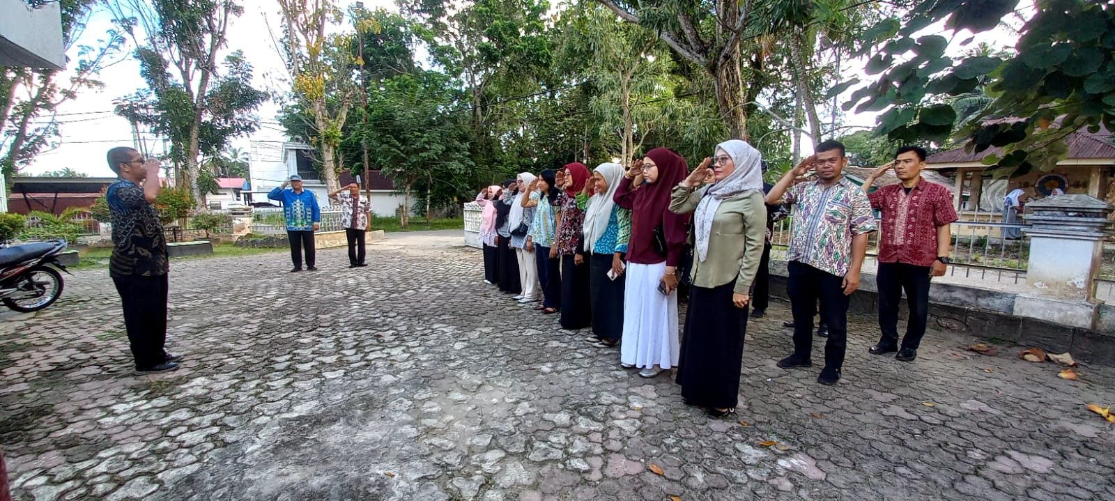 Kegiatan Apel Pagi di Bappeda dengan Pembina Apel Bidang Perekonomian, SDA Infrastruktur & Kewilayahan